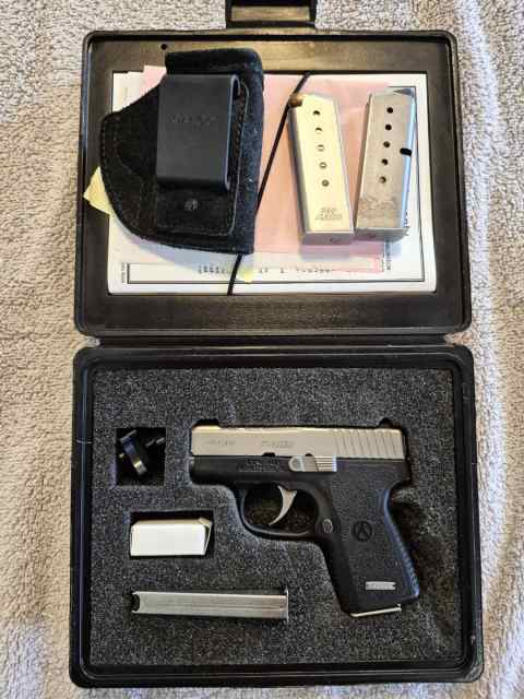 Kahr in box.jpg