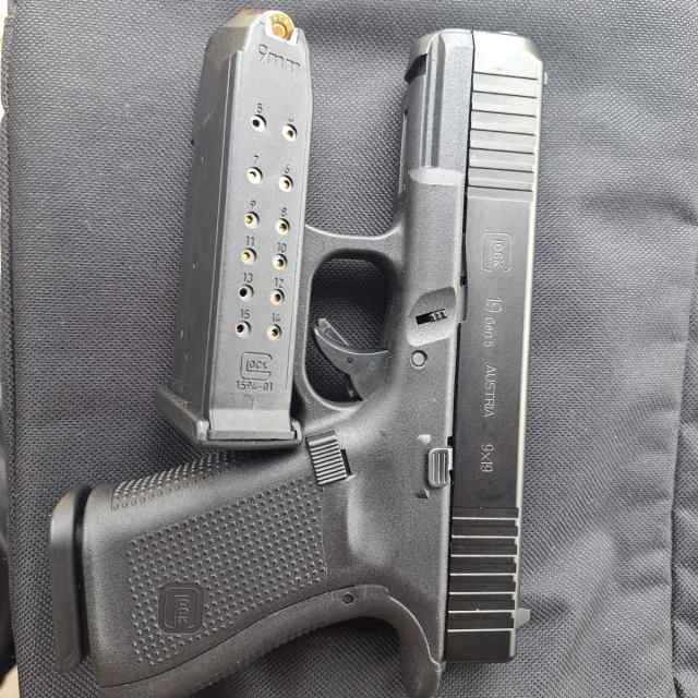 Glock 19