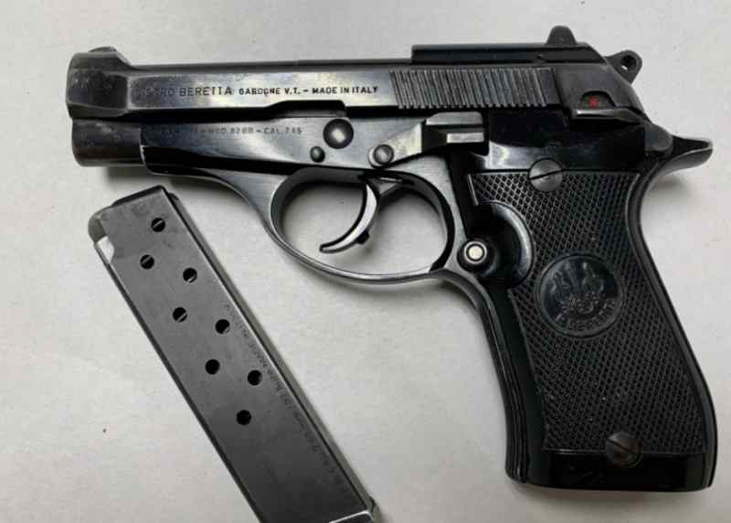 Beretta 82bb pistol 7.65 .32 auto