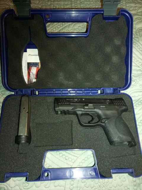 M&amp;P 45. Shield. 4&quot; Barrel