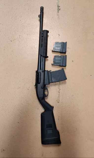 Remington 870 DM Magpul 3 magazines
