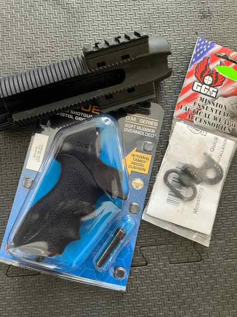 Mossberg 500 Accessories (May fit others)