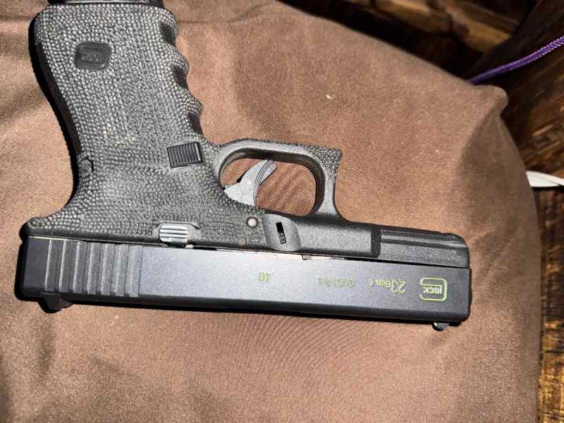 Glock 23 gen4 40 cal