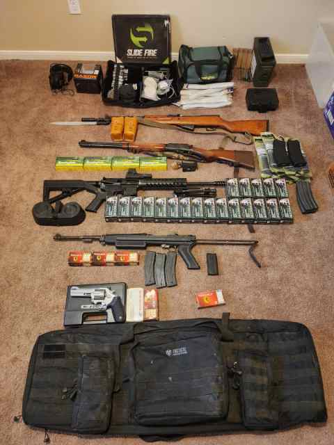 *Lot for Sale* Guns, Ammo, mags, bags, safe, ect..