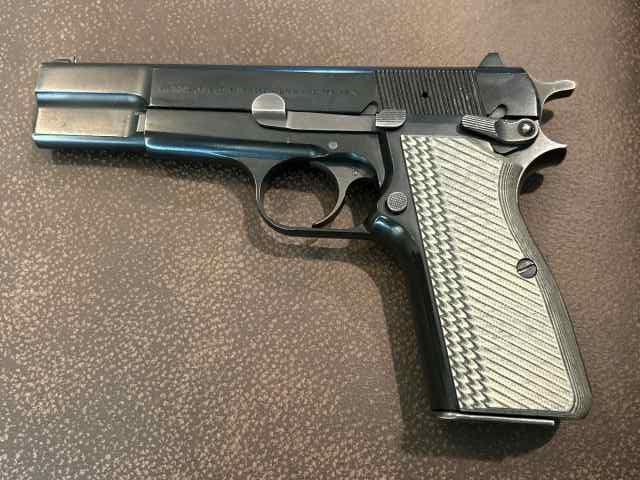 Browning Hi Power 9mm Luger 4.6” Blued/Black 13+1