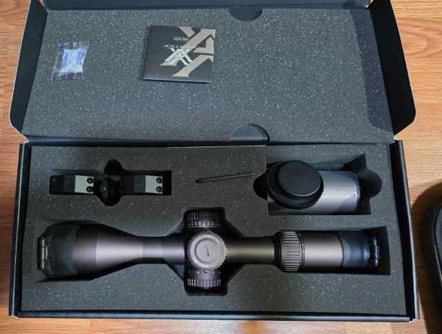 Vortex RAZOR HD Gen II 3-18x50 EBR-7C FFP w/ Rings