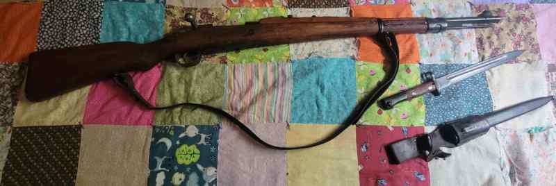 Yugo 8mm Mauser with bayonet 