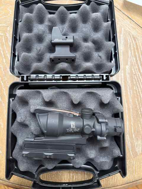 Trijicon ACOG and 3.25 MOA Reddot 