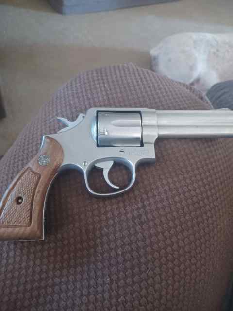 SMITH &amp; WESSON 357 MAGNUM MODEL 681-3