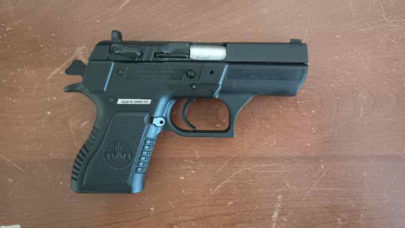 Magnum Research IWI Desert Eagle Pistol, 9mm