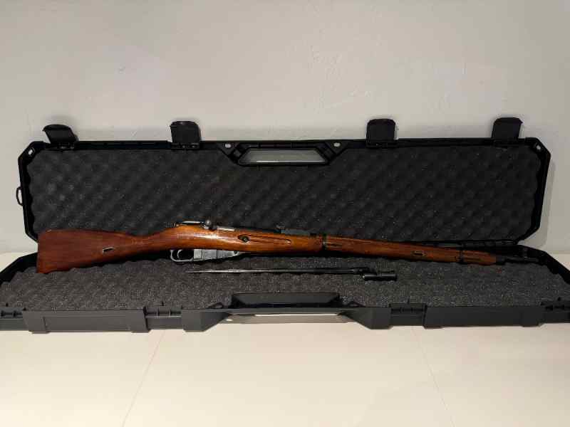 1939 Mosin-Nagant M91/30 with Hard Case &amp; Ammo