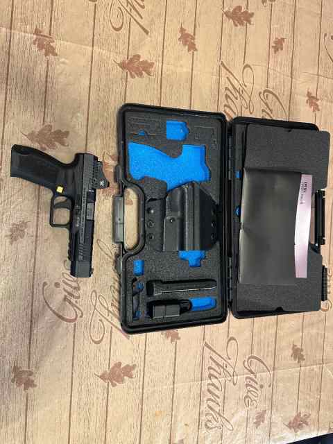 Canick TP9 Sfx 9x19 1mag case Vortex Viper sight