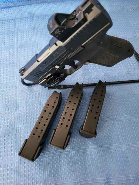 Black Canik METE MC9 9mm Package