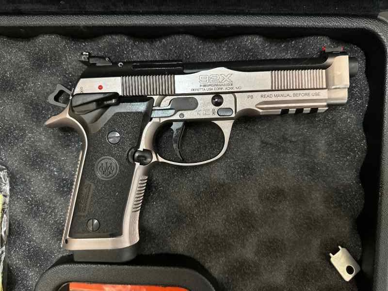 Beretta 92X Performance &amp; 92FS 9mm Like New