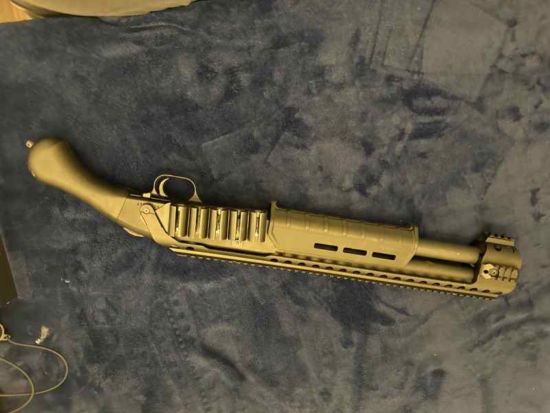 Mossberg Shockwave with Black Aces Rail