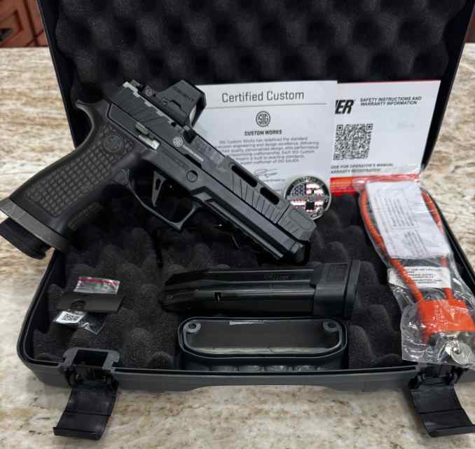 Sig Sauer P320 Spectre Comp Blackout