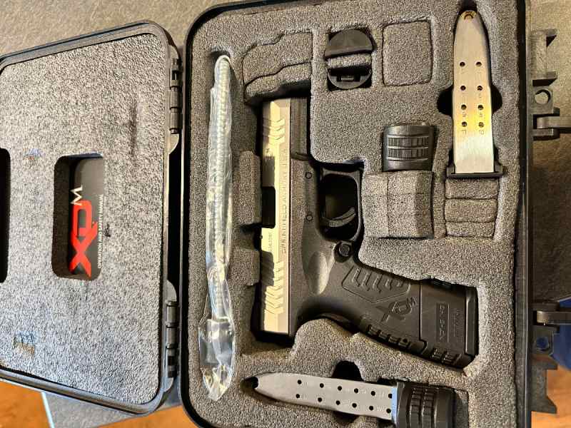 Springfield Armory XD 40 compact. 3.8”